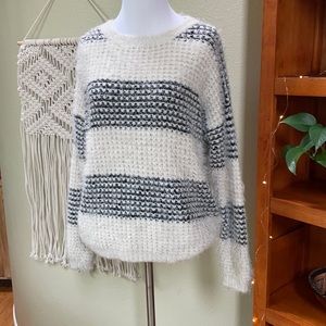 Forever 21 black and white eyelash crew neck sweater SZ M